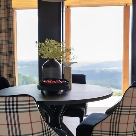 Montini - Z Jacuzzi I Na Gorze Ochodzita