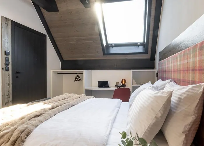 Montini - Z Jacuzzi Na Gorze Ochodzita * Koniaków