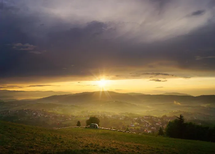 Montini - Z Jacuzzi Na Górze Ochodzita Сasa de vacaciones Koniaków